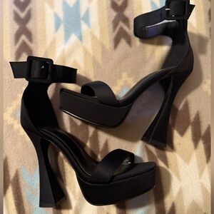 Chic Black Platform Heels